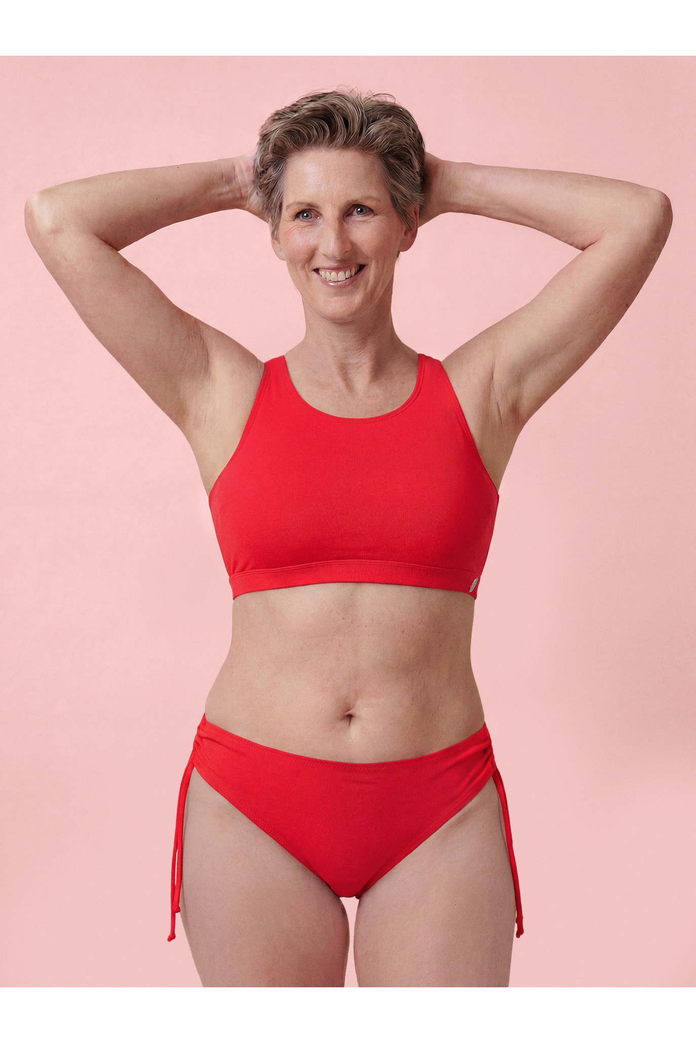 Barbara_vorne_red_LINDA BARBARA – Rot Bikini-Hose – Bild 1