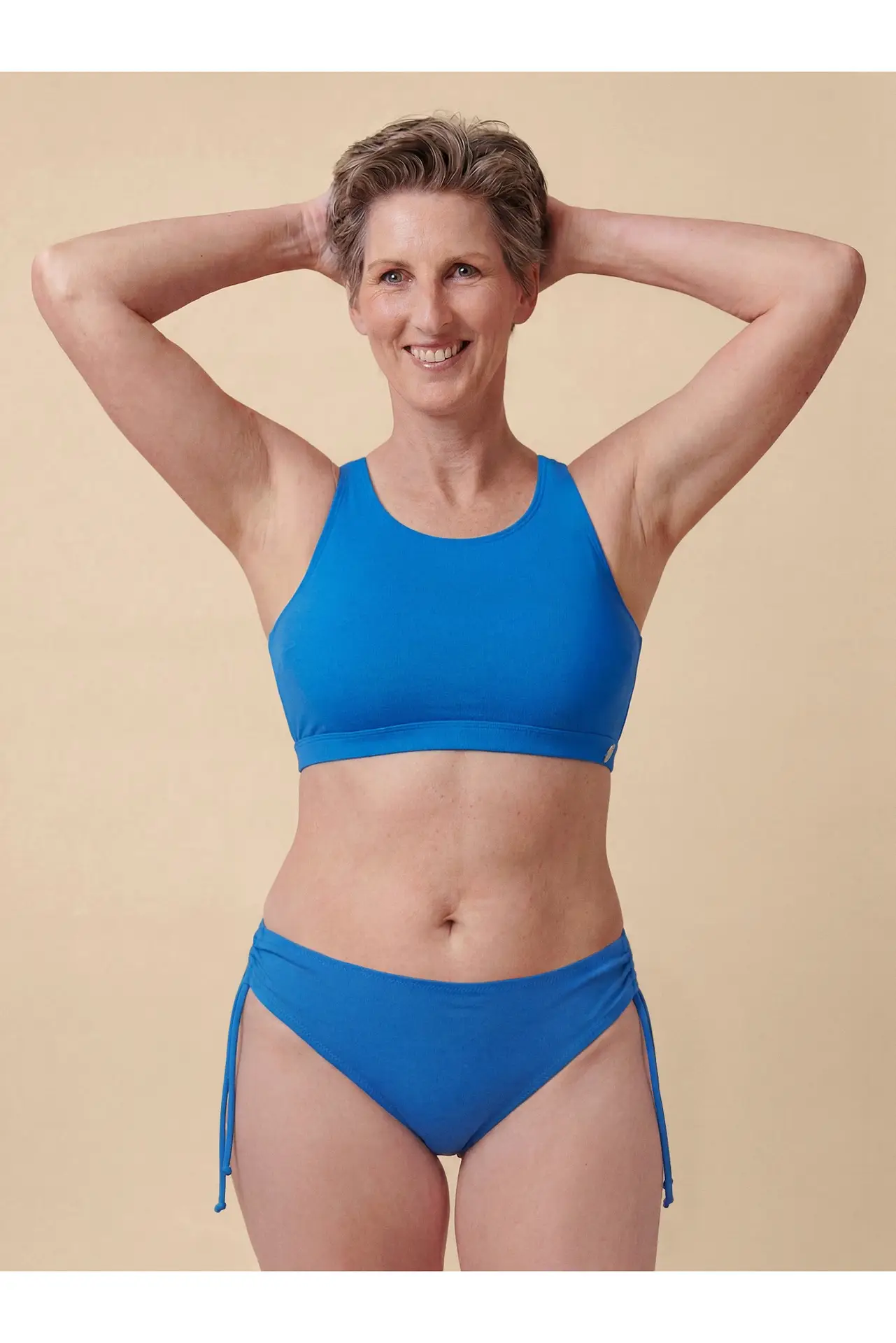 Barbara_vorne_snap_LINDA BARBARA – Mittelblau
Bikini-Hose – Bild 1